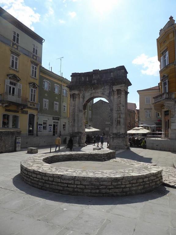 Apartment Asja Old City Center Pula Zewnętrze zdjęcie