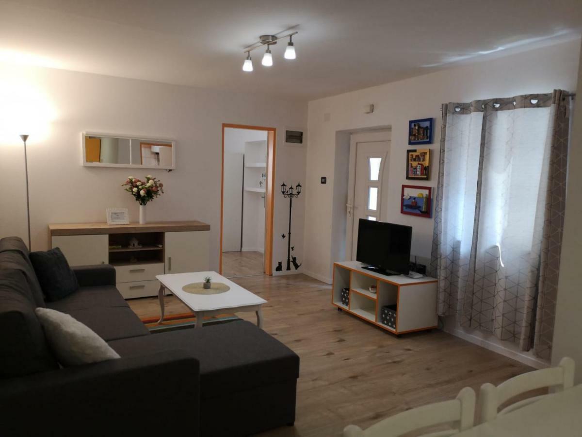 Apartment Asja Old City Center Pula Zewnętrze zdjęcie