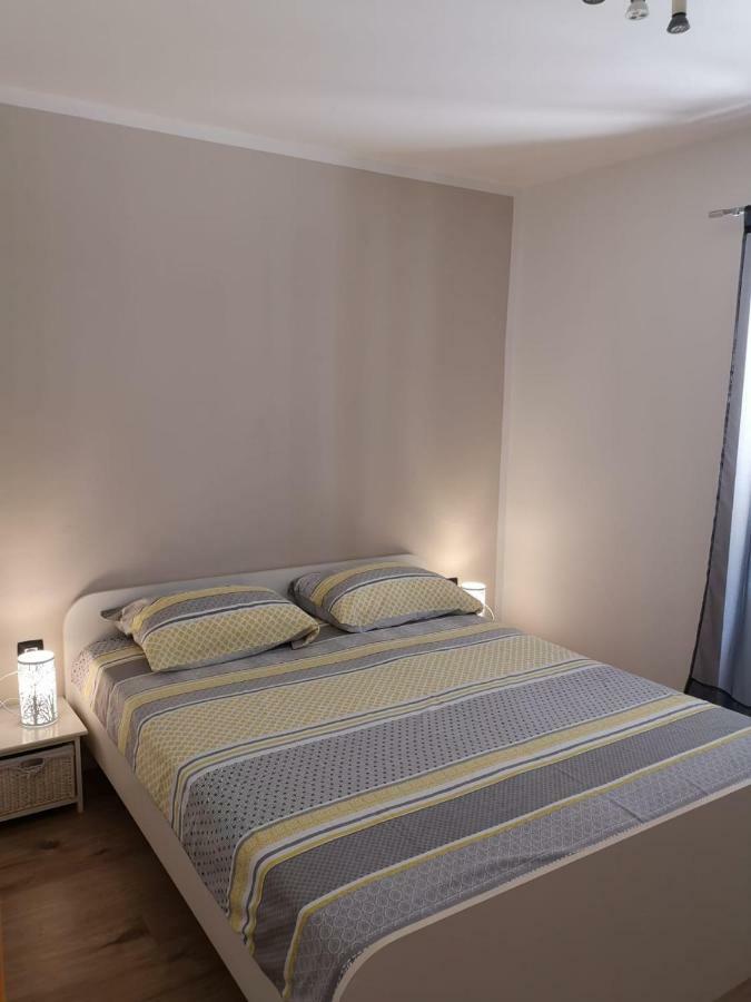 Apartment Asja Old City Center Pula Zewnętrze zdjęcie