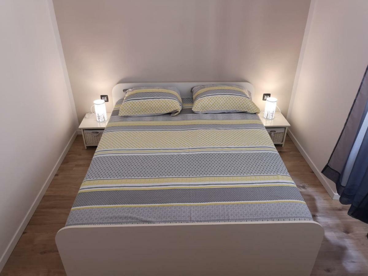 Apartment Asja Old City Center Pula Zewnętrze zdjęcie
